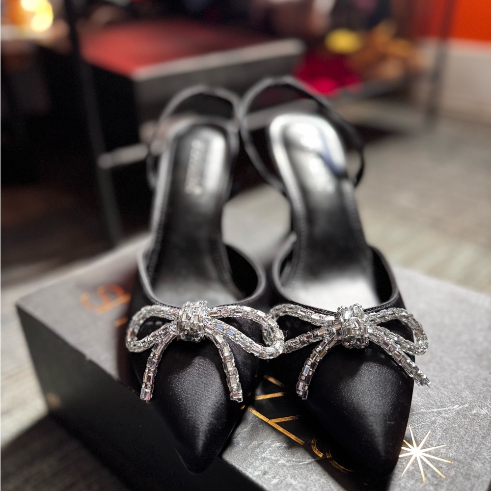 Shoe Dazzle Black Heels with Crystal Bow